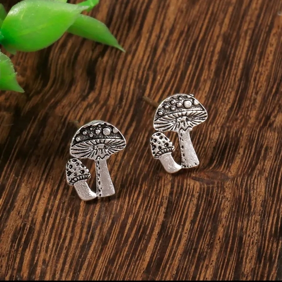 SILVER Mushroom stud earrings minimalist jewelry - Picture 1 of 5